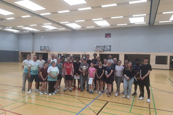 gruppenbild-abschluss-hooyrunde-25-26F24A0371-9B17-F412-E026-11C0C1C267A9.jpg